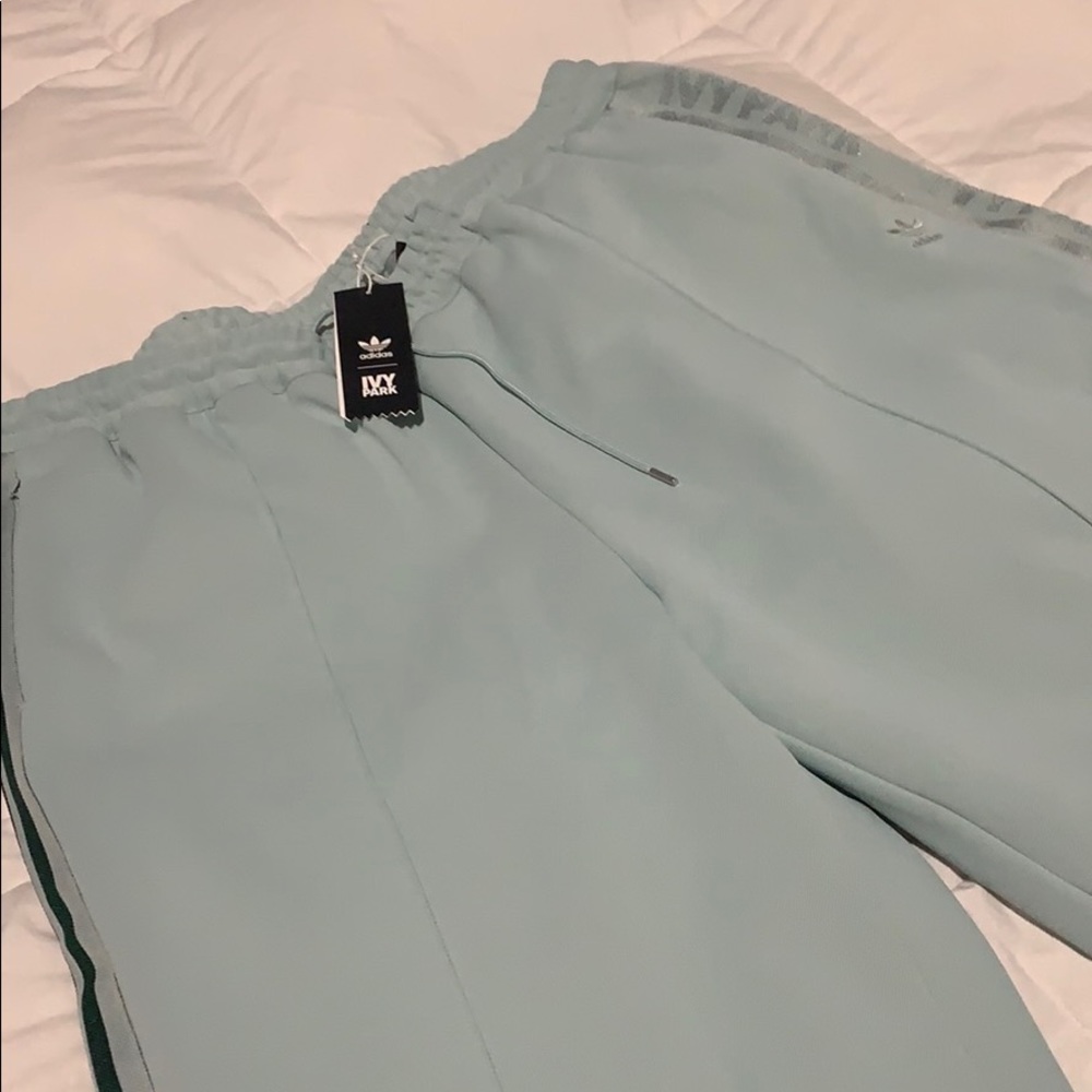 Ivy park Sold out !! Size 2xl. Brand New with tag